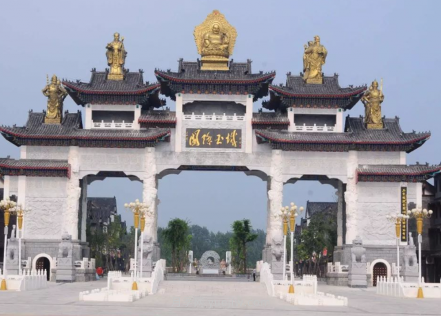 國際玉城，南陽石佛寺大規(guī)模交易市場(圖1)